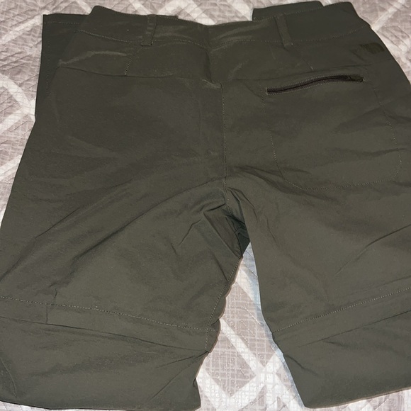 Two pairs of north face hiking pants with zipper short - Picture 3 of 5